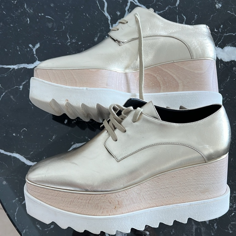 Stella Mccartney gold shoes, size 39